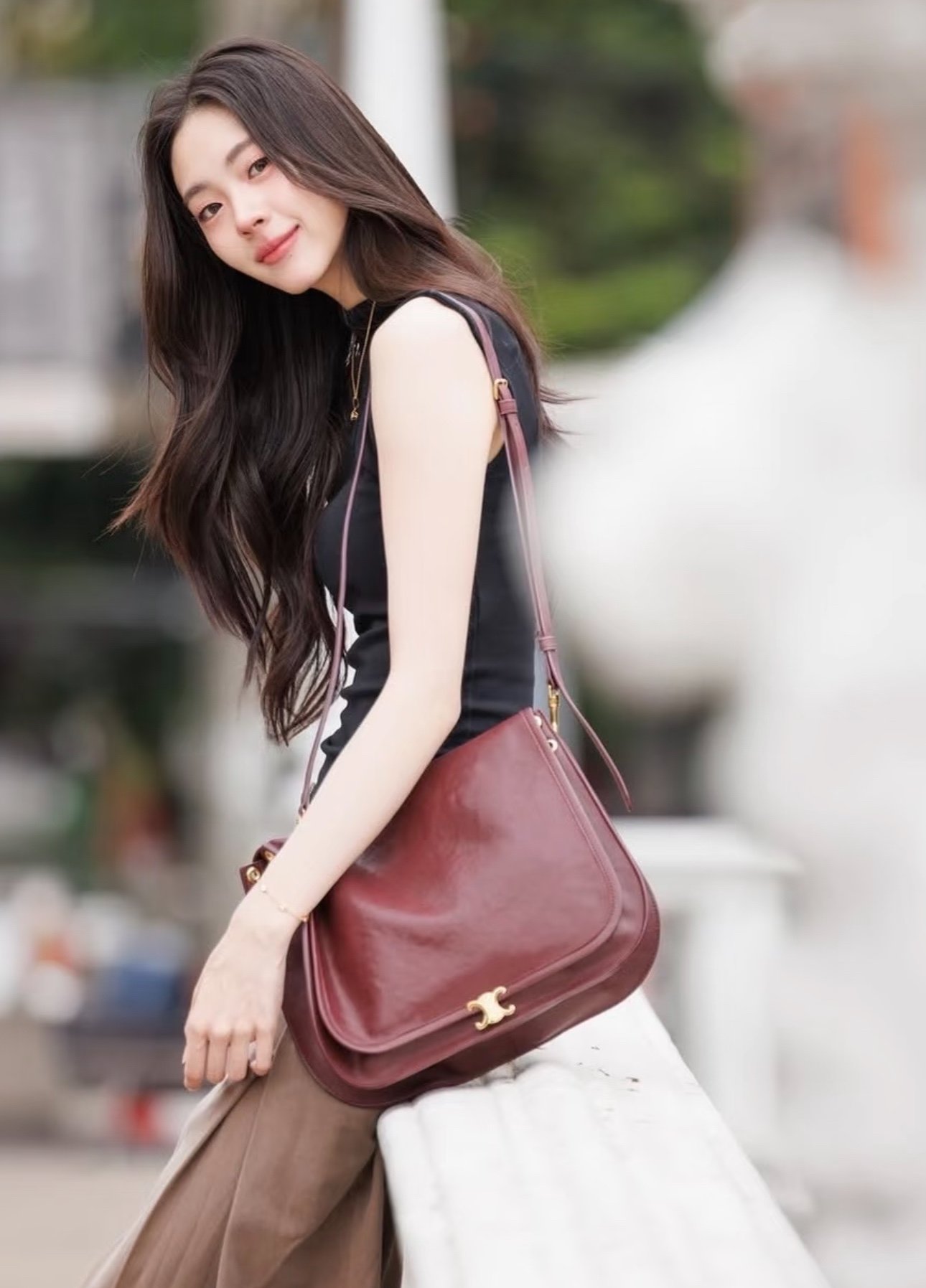 Celine Soft Triomphe Besace Bag 32cm Shiny Lambskin Oversized Shoulder Bag for Women Celine Soft Triomphe Besace Bag 32cm Shiny Lambskin Oversized Shoulder Bag for Women