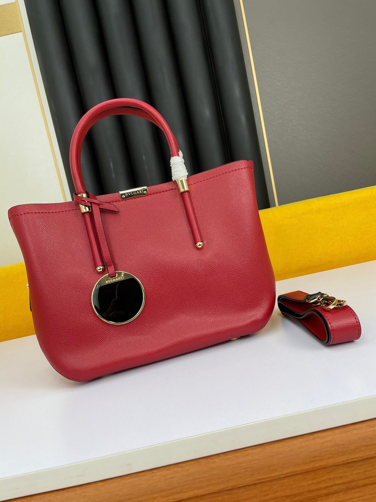 BVLGARI Style Luxury Two-Piece Tote Bag Set Premium Palm Leather Handbag with Removable Pouch BVLGARI Style Luxury Two-Piece Tote Bag Set Premium Palm Leather Handbag with Removable Pouch