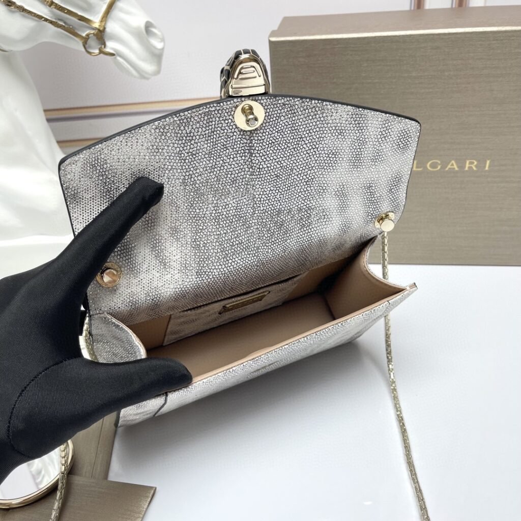 BVLGARI Serpenti Forever Shoulder Bag Metallic Silver Caviar Calfskin Crossbody Bag 22cm Snakehead Handbag – Image 9 BVLGARI Serpenti Forever Shoulder Bag Metallic Silver Caviar Calfskin Crossbody Bag 22cm Snakehead Handbag – Image 9