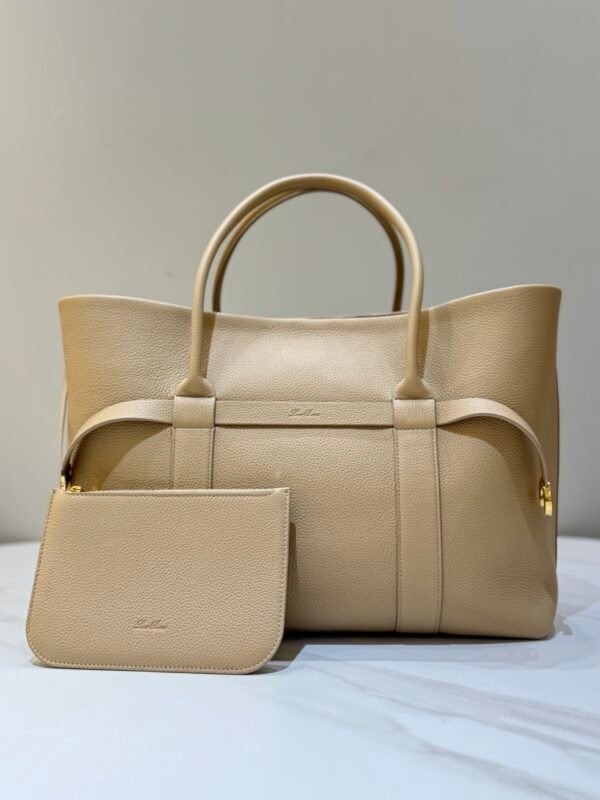 37 Loro Piana Ghiera Shopper Large Leather Tote Bag 40cm Grained Leather Handbag with Cashmere Lining and Detachable Pouch for Work and Travel