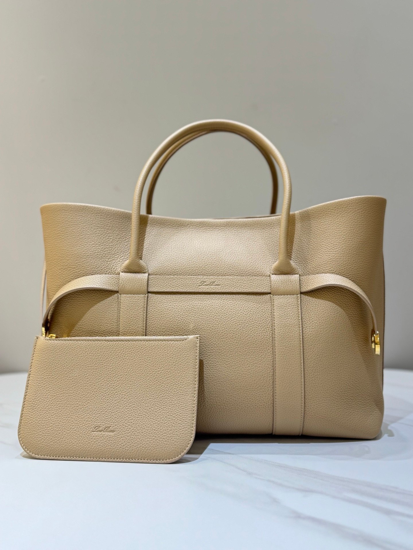 Loro Piana Ghiera Shopper Large Leather Tote Bag 40cm Grained Leather Handbag with Cashmere Lining and Detachable Pouch for Work and Travel Loro Piana Ghiera Shopper Large Leather Tote Bag 40cm Grained Leather Handbag with Cashmere Lining and Detachable Pouch for Work and Travel