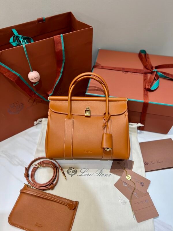 37 Loro Piana Loom L25 Handbag Grained Leather Designer Top Handle Bag with Crossbody Strap