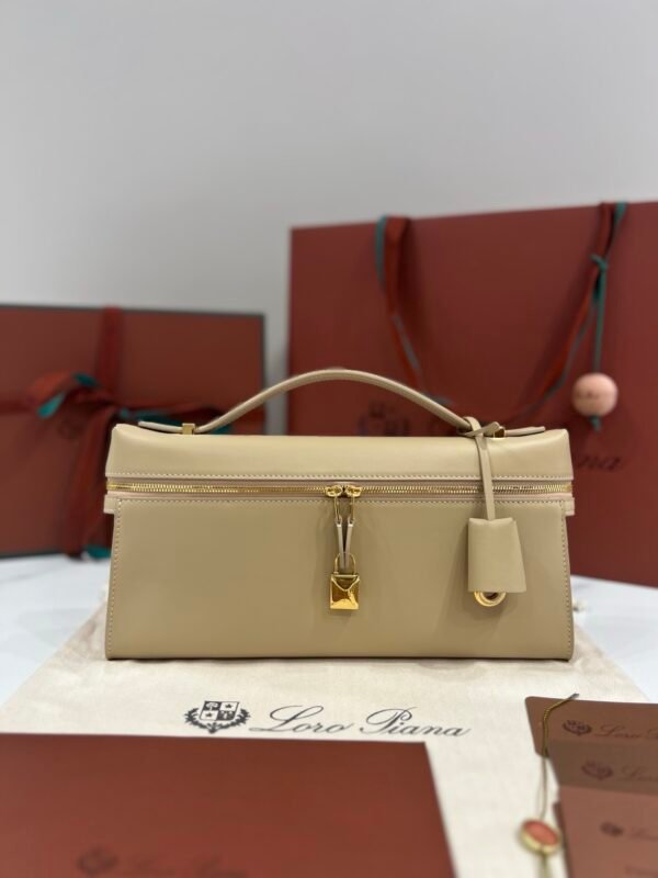 Loro Piana Extra L29 Clutch Bag 29cm Saddle Leather Elegant Handmade Designer Leather Handheld Purse with Signature Gold Padlock