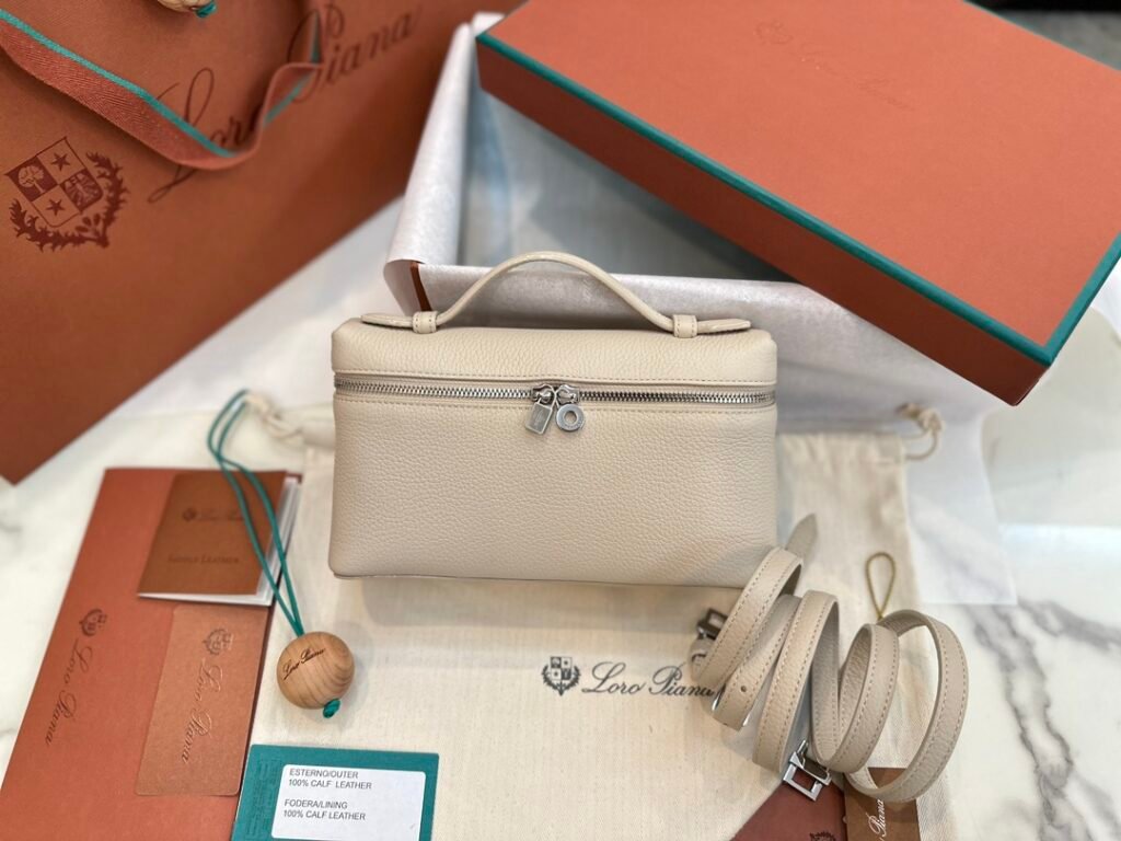 Loro Piana Extra Pocket L19 High-End Top Handle Bag with Detachable Leather Shoulder Strap &ndash; Image 9
