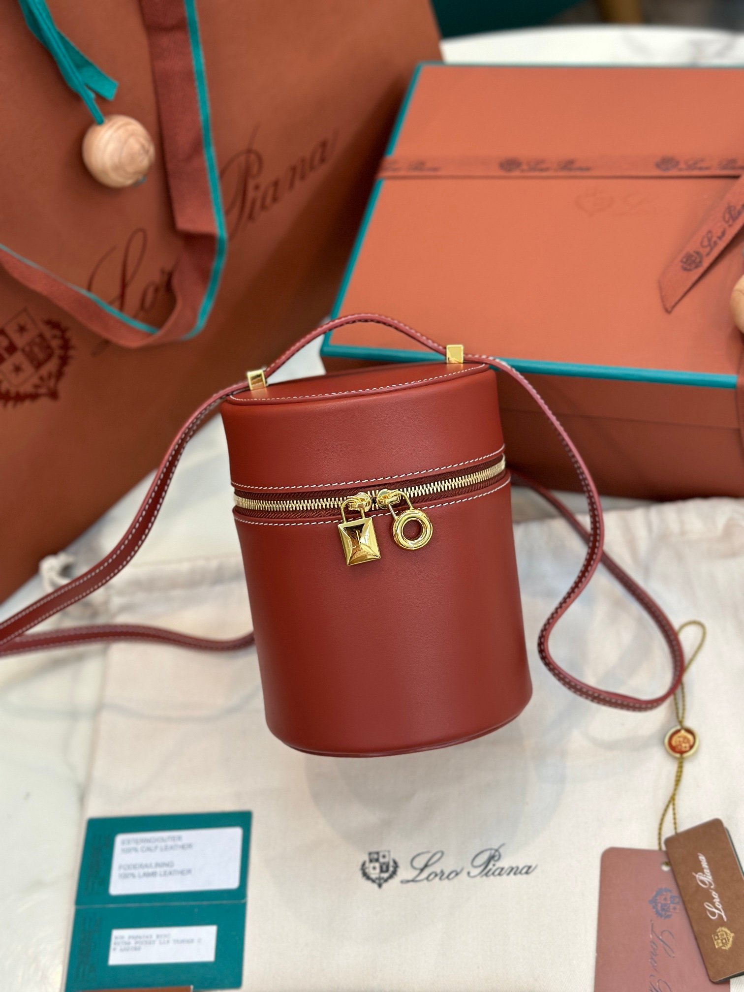 Loro Piana Extracase Bucket Bag 12x12x16cm Luxury Calfskin Handbag Designer Leather Vanity Case for Women Loro Piana Extracase Bucket Bag 12x12x16cm Luxury Calfskin Handbag Designer Leather Vanity Case for Women