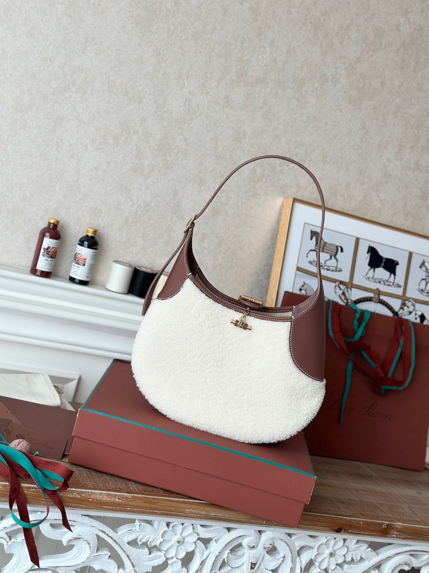 Loro Piana Bale Mini Bucket Bag Soft Natural Grained Calfskin Leather Top-Tier Quality Handbag 6 Elegant Colors Loro Piana Bale Mini Bucket Bag Soft Natural Grained Calfskin Leather Top-Tier Quality Handbag 6 Elegant Colors
