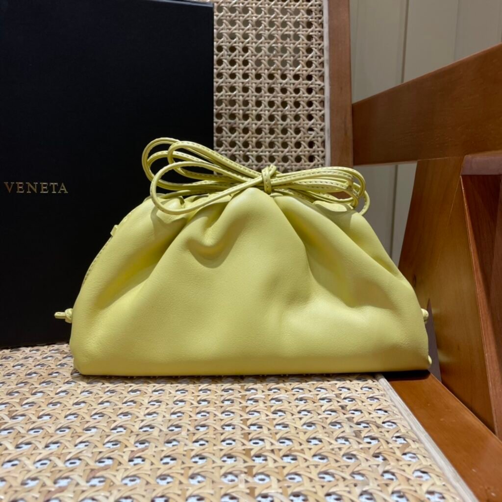 Bottega Veneta The Mini Pouch Bag 22cm Calfskin Leather Clutch & Crossbody Shoulder Bag 8 Colors Dumpling Purse – Image 13 Bottega Veneta The Mini Pouch Bag 22cm Calfskin Leather Clutch & Crossbody Shoulder Bag 8 Colors Dumpling Purse – Image 13