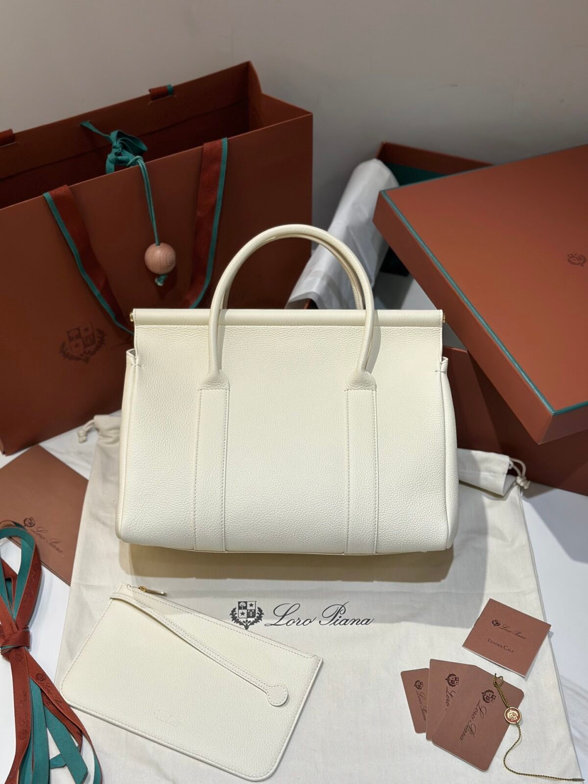 Loro Piana Loom L32 Grained Calfskin Handbag 33cm Designer Tote Bag with Padlock & Pouch Loro Piana Loom L32 Grained Calfskin Handbag 33cm Designer Tote Bag with Padlock & Pouch