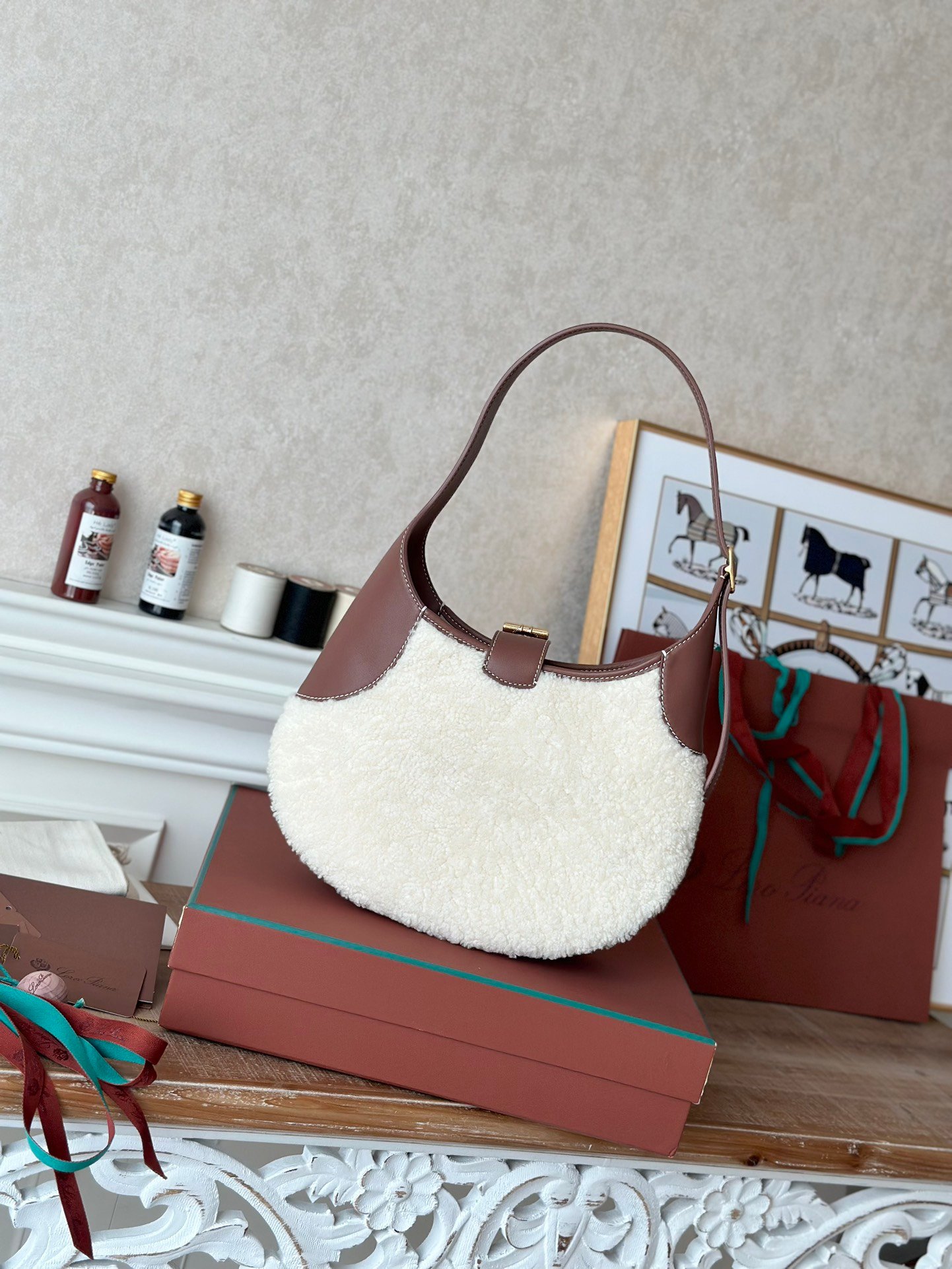 Loro Piana Bale Mini Bucket Bag Soft Natural Grained Calfskin Leather Top-Tier Quality Handbag 6 Elegant Colors Loro Piana Bale Mini Bucket Bag Soft Natural Grained Calfskin Leather Top-Tier Quality Handbag 6 Elegant Colors