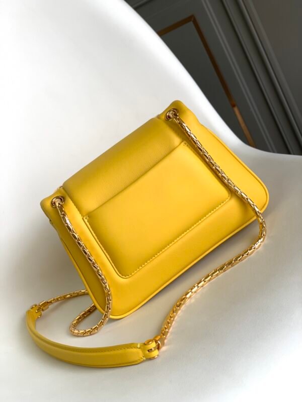 39 BVLGARI Serpenti Reverse Small Shoulder Bag 22.5cm Quilted Metropolitan Calf Leather Crossbody Chain Bag with Magnetic Snakehead Closure