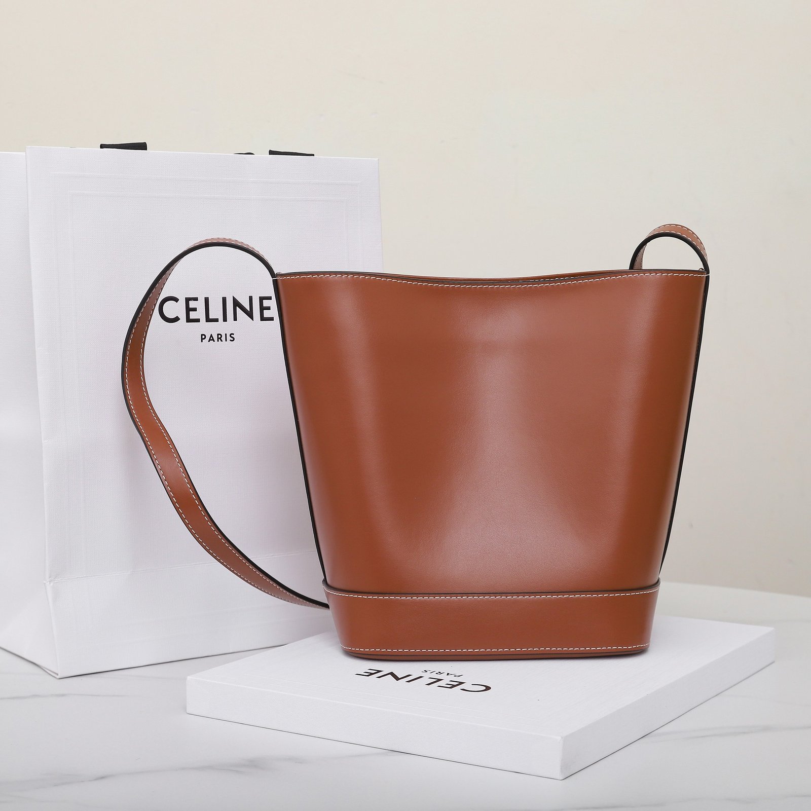 CELINE Cuir Triomphe Small Bucket Bag 17x22cm Tan and Black Calfskin Leather Crossbody Handbag with Adjustable Strap 4