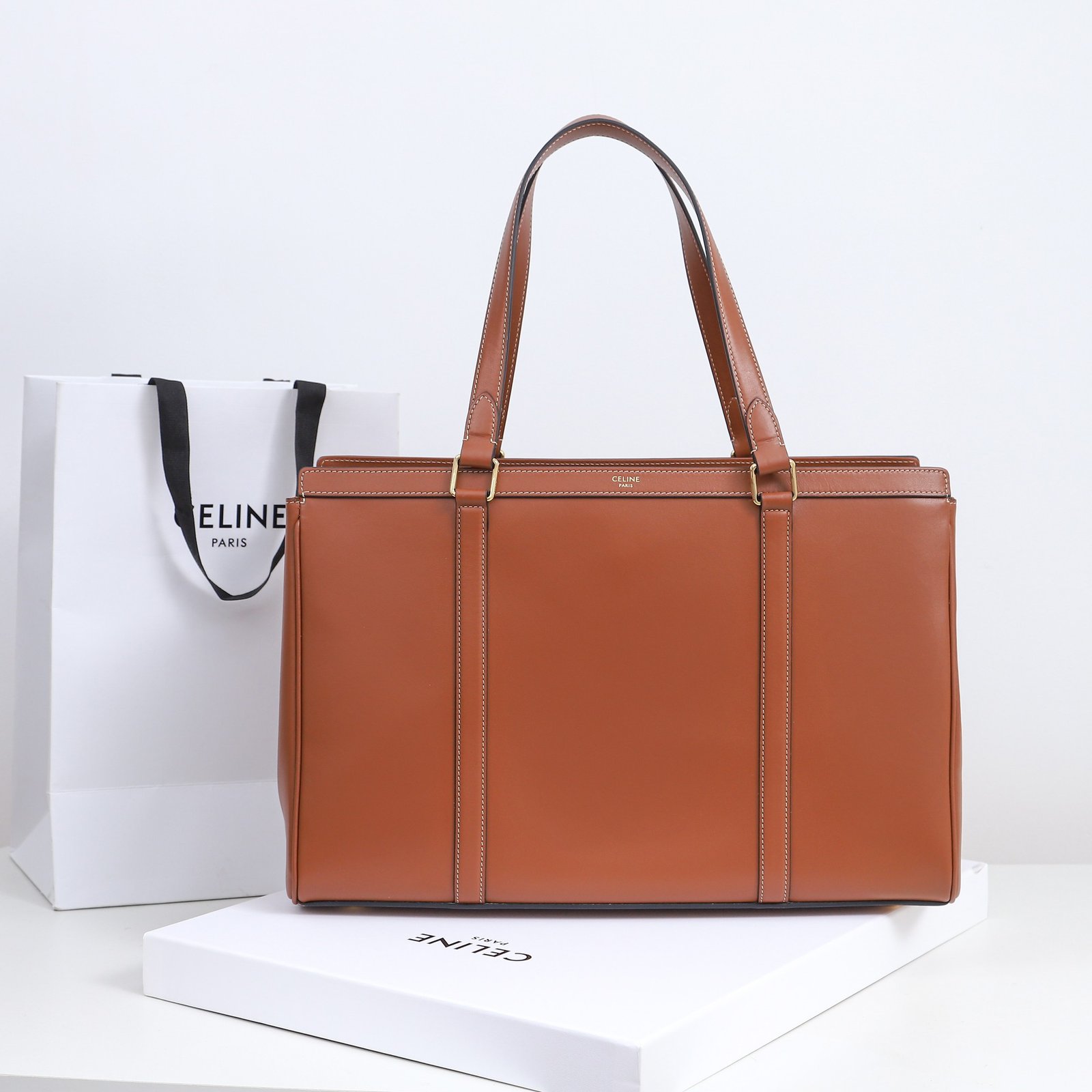 CELINE Large Business Tote Bag 39.5cm Tan Italian Leather Women’s Briefcase for 14-inch Laptop and Office Essentials 4