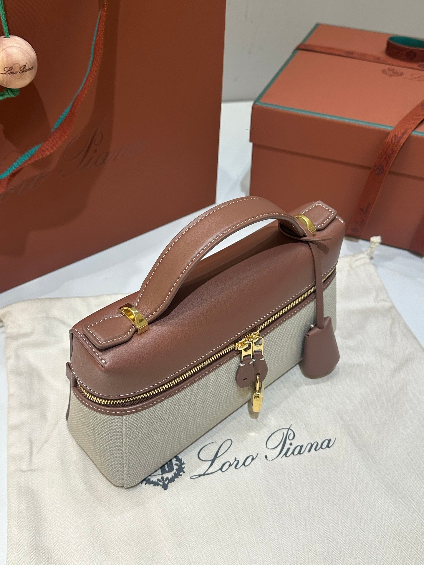 Loro Piana Extra Bag L23 Caramel Leather & Linen Canvas Crossbody Handbag 23cm for Women Top-Handle Bag with Signature Charms Loro Piana Extra Bag L23 Caramel Leather & Linen Canvas Crossbody Handbag 23cm for Women Top-Handle Bag with Signature Charms