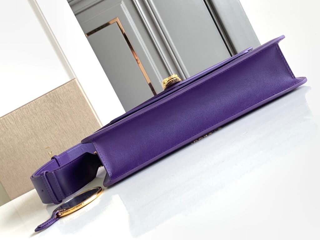 BVLGARI Serpenti East-West Maxi Chain Bag Bright Amethyst Purple Calf Leather – Image 4 BVLGARI Serpenti East-West Maxi Chain Bag Bright Amethyst Purple Calf Leather – Image 4