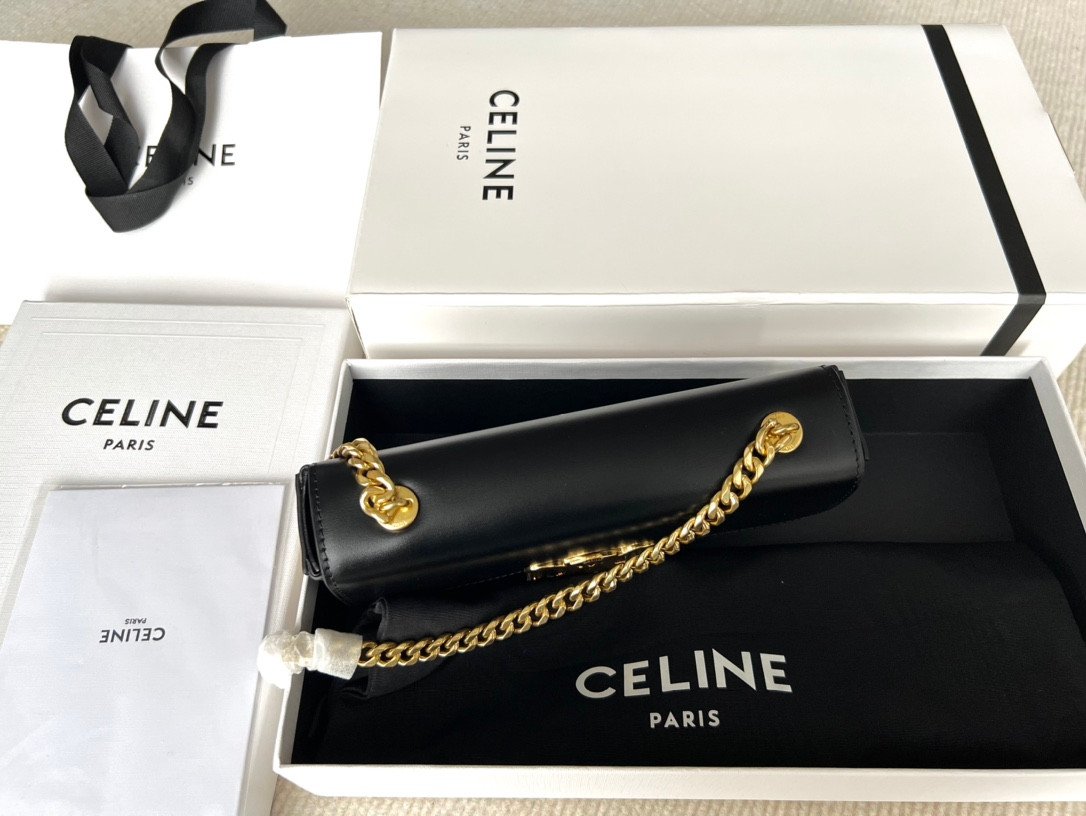 CELINE TRIOMPHE Chain Shoulder Bag in Shiny Calfskin Leather Underarm Baguette with Gold Hardware 4