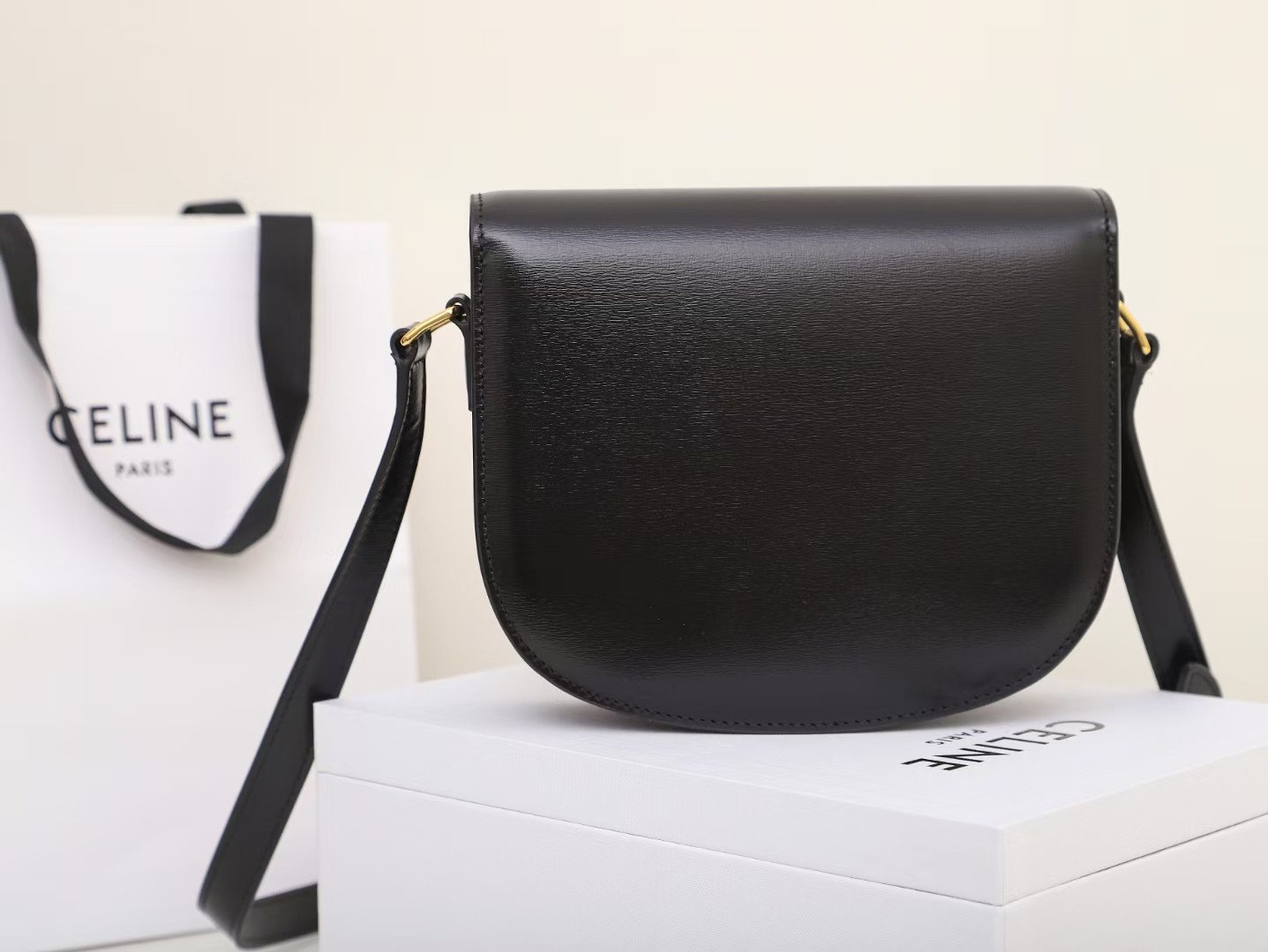 CELINE Teen Besace Triomphe Bag 18.5cm Shiny Calfskin Leather Crossbody Saddle Bag for Women 4