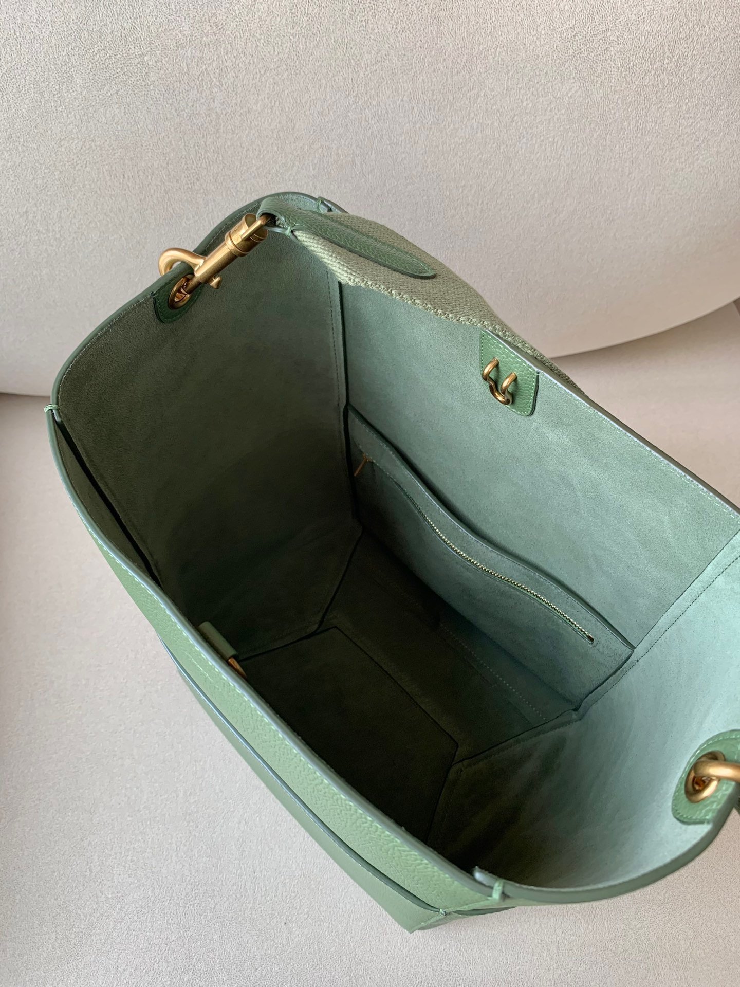 CELINE Sangle Bucket Bag 23x33cm Soft Grained Calfskin Leather Large Shoulder Tote with Removable Wool Strap for Work and Travel 45
