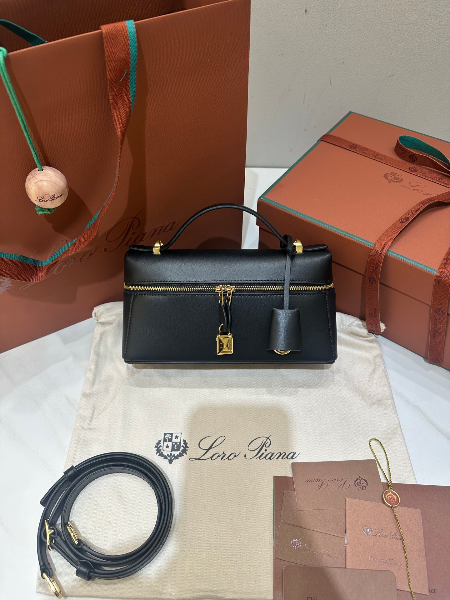 Loro Piana Extra Bag L23 Smooth Calfskin Top Handle Crossbody Bag 23cm for Women Aesthetic Vanity Case Handbag Loro Piana Extra Bag L23 Smooth Calfskin Top Handle Crossbody Bag 23cm for Women Aesthetic Vanity Case Handbag