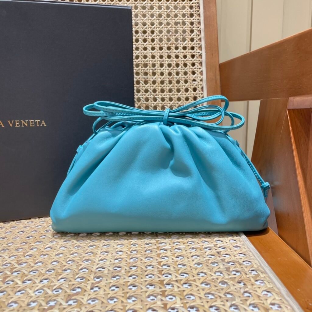 Bottega Veneta The Mini Pouch Bag 22cm Calfskin Leather Clutch & Crossbody Shoulder Bag 8 Colors Dumpling Purse – Image 14 Bottega Veneta The Mini Pouch Bag 22cm Calfskin Leather Clutch & Crossbody Shoulder Bag 8 Colors Dumpling Purse – Image 14
