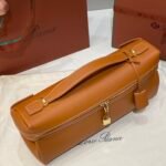 Loro Piana Extra Softy L33 Bag Quiet Luxury Fine-Grained Leather Handbag with Crossbody Strap