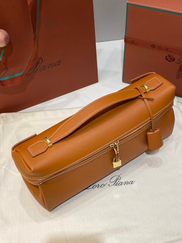 Loro Piana Extra Softy L33 Bag Quiet Luxury Fine-Grained Leather Handbag with Crossbody Strap