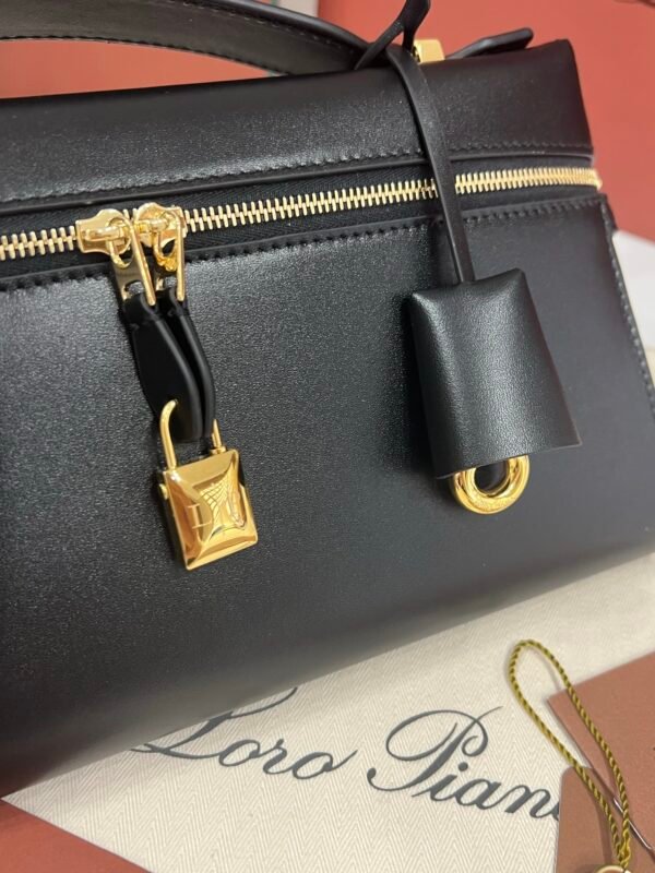 Loro Piana Extra L29 Clutch Bag 29cm Saddle Leather Elegant Handmade Designer Leather Handheld Purse with Signature Gold Padlock