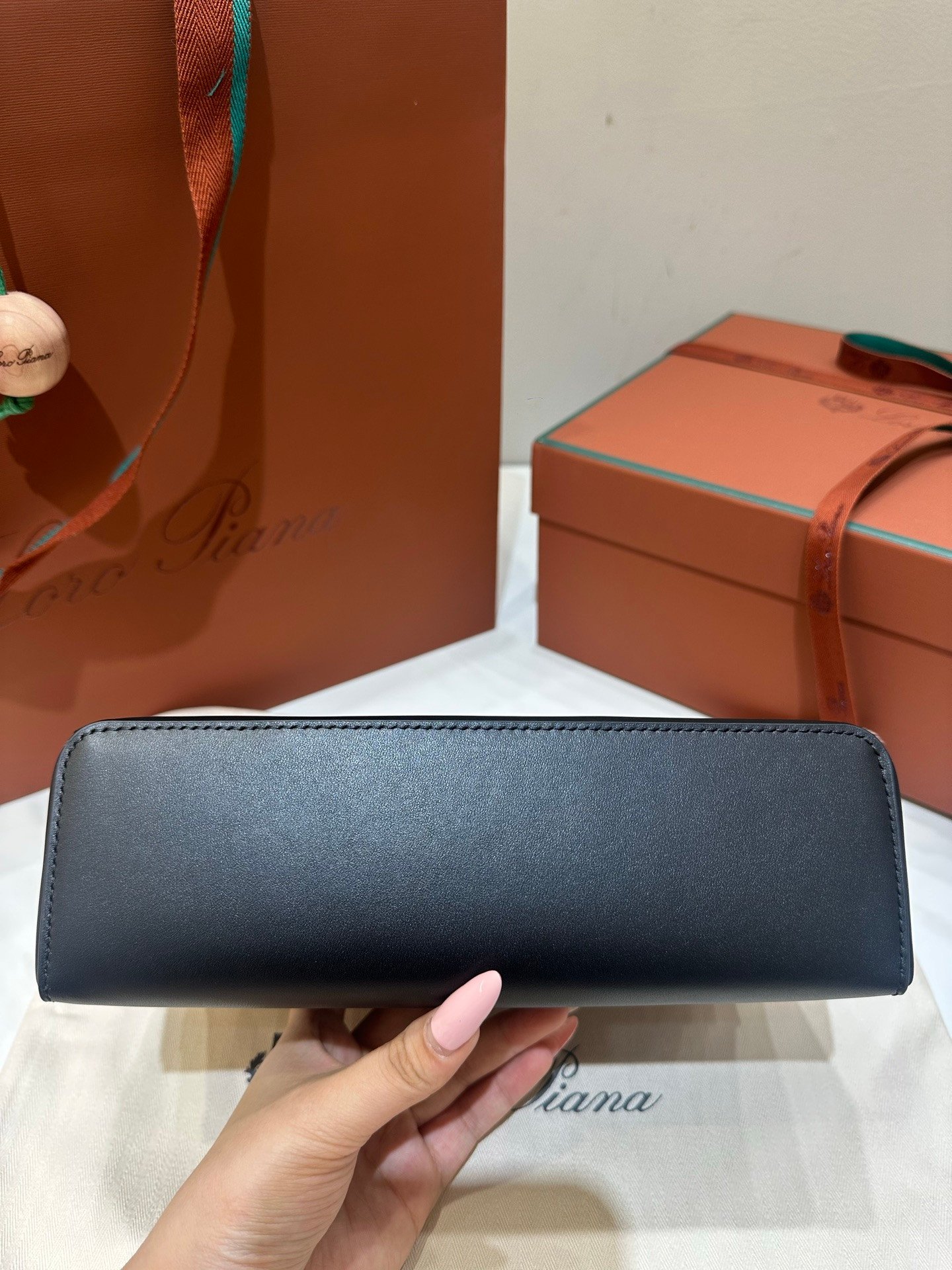 Loro Piana Extra Bag L23 Smooth Calfskin Top Handle Crossbody Bag 23cm for Women Aesthetic Vanity Case Handbag Loro Piana Extra Bag L23 Smooth Calfskin Top Handle Crossbody Bag 23cm for Women Aesthetic Vanity Case Handbag