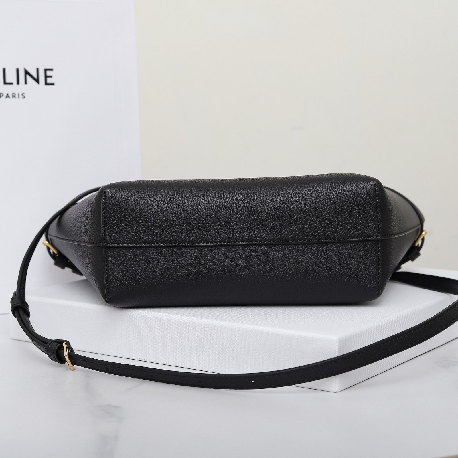 CELINE Small Anais Tote Bag 20.5cm Italian Calfskin Transformable Cuir Triomphe 2-Way Crossbody Bucket Bag 6
