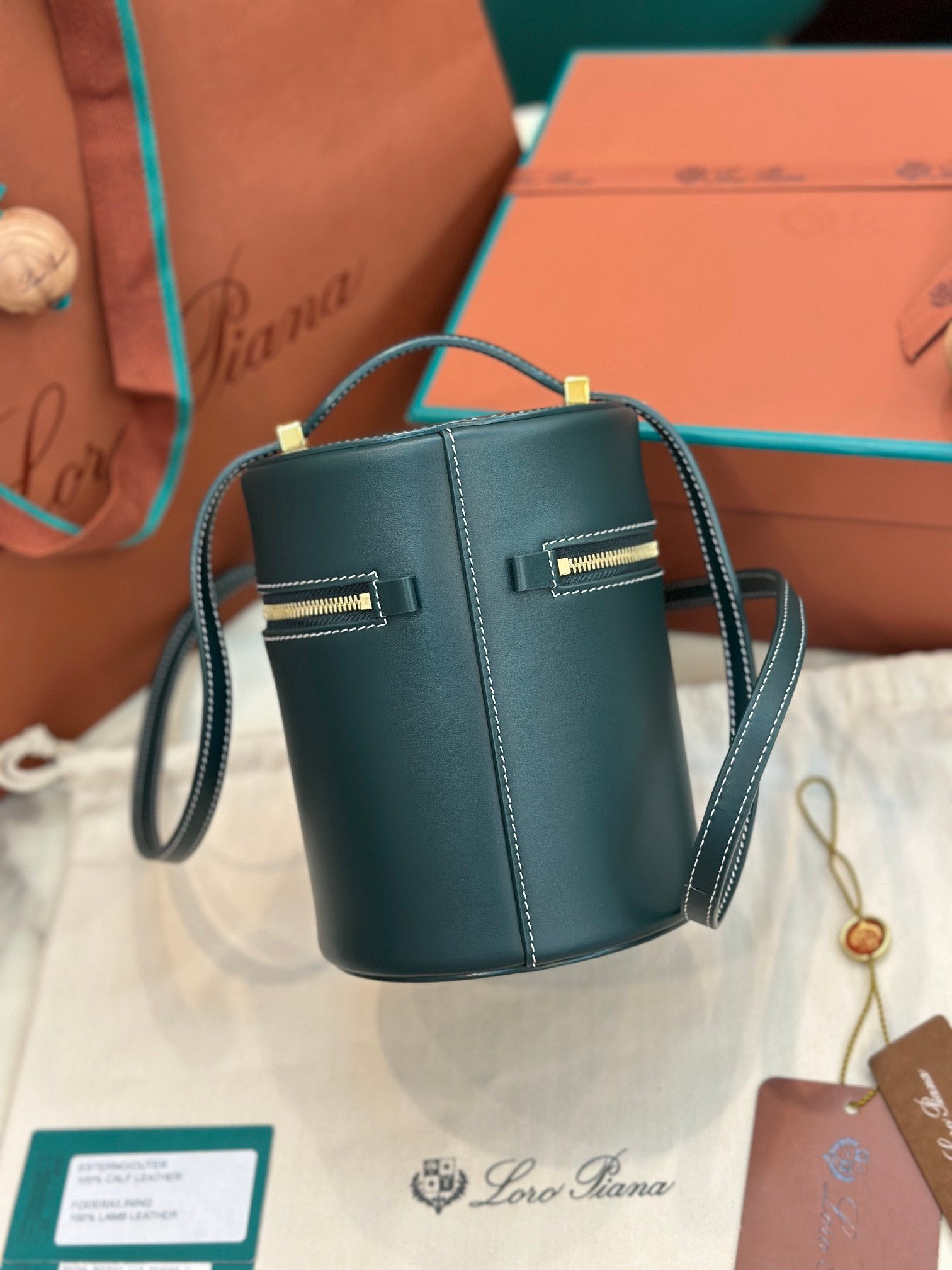 Loro Piana Extracase Bucket Bag 12x12x16cm Luxury Calfskin Handbag Designer Leather Vanity Case for Women Loro Piana Extracase Bucket Bag 12x12x16cm Luxury Calfskin Handbag Designer Leather Vanity Case for Women