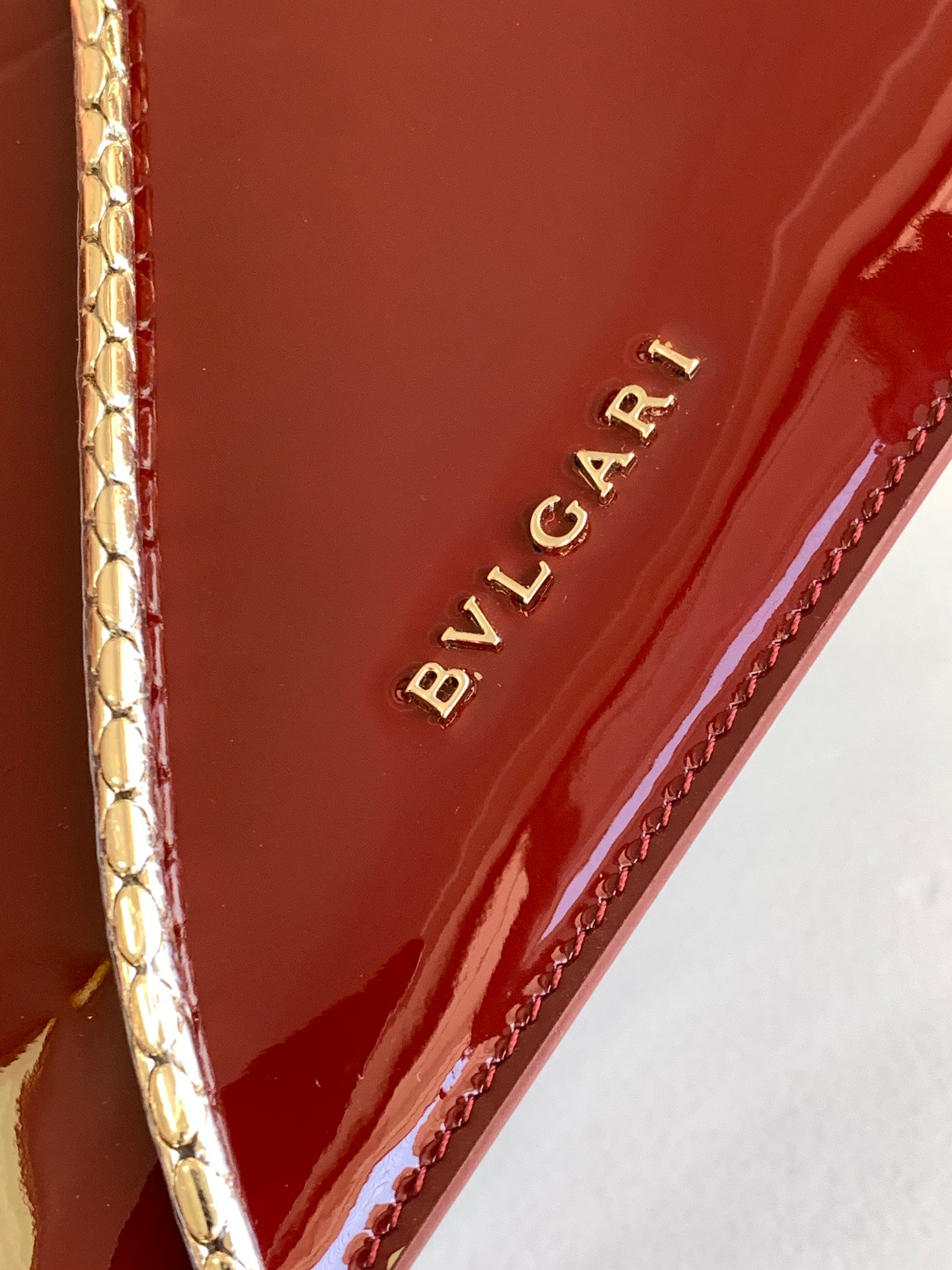 BVLGARI Serpenti Forever Glossy Calfskin Top Handle Bag 18cm Luxury Snakehead Chain Shoulder Crossbody Bag BVLGARI Serpenti Forever Glossy Calfskin Top Handle Bag 18cm Luxury Snakehead Chain Shoulder Crossbody Bag