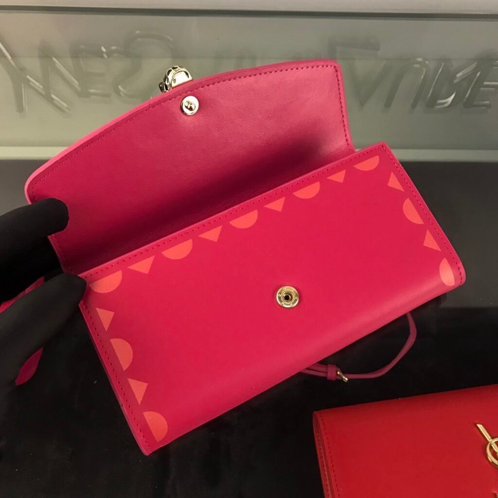 Bvlgari Magenta Leather Continental Zipper Wallet 19cm Authentic Serpenti Head Crossbody Chain Shoulder Bag – Image 6 Bvlgari Magenta Leather Continental Zipper Wallet 19cm Authentic Serpenti Head Crossbody Chain Shoulder Bag – Image 6