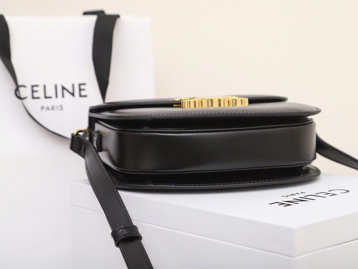CELINE Teen Besace Triomphe Bag 18.5cm Shiny Calfskin Leather Crossbody Saddle Bag for Women 6