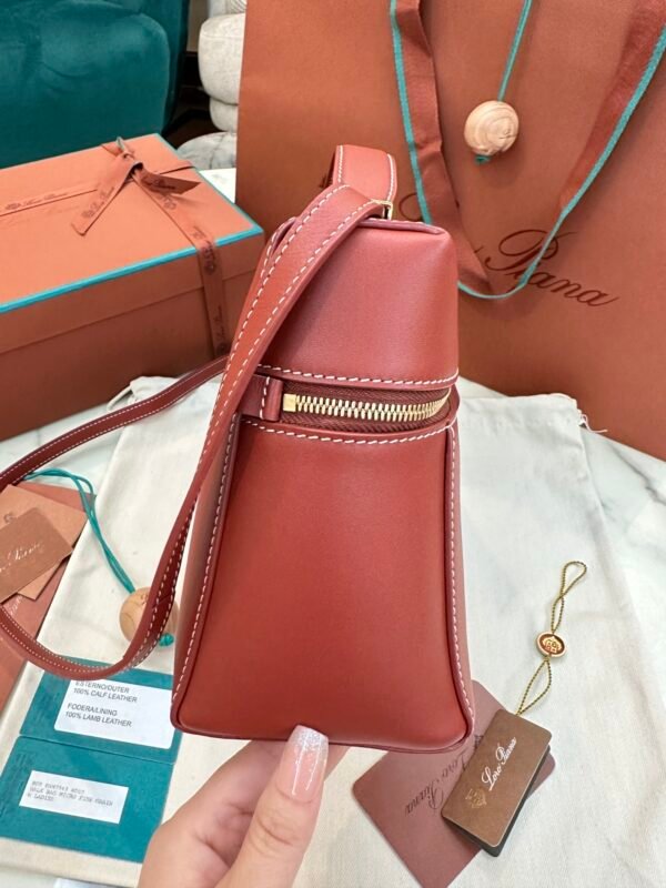 61 Loro Piana L27 Extra Bag 27 Minimalist Quiet Luxury Leather Tote Bag Structured Calfskin Crossbody Bag with Signature Padlock
