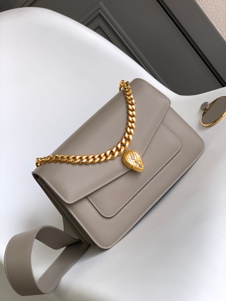 BVLGARI Serpenti Forever Shoulder Bag In Nappa Leather 25cm Snakehead Crossbody Handbag With Chunky Chain 4 Colors – Image 14 BVLGARI Serpenti Forever Shoulder Bag In Nappa Leather 25cm Snakehead Crossbody Handbag With Chunky Chain 4 Colors – Image 14