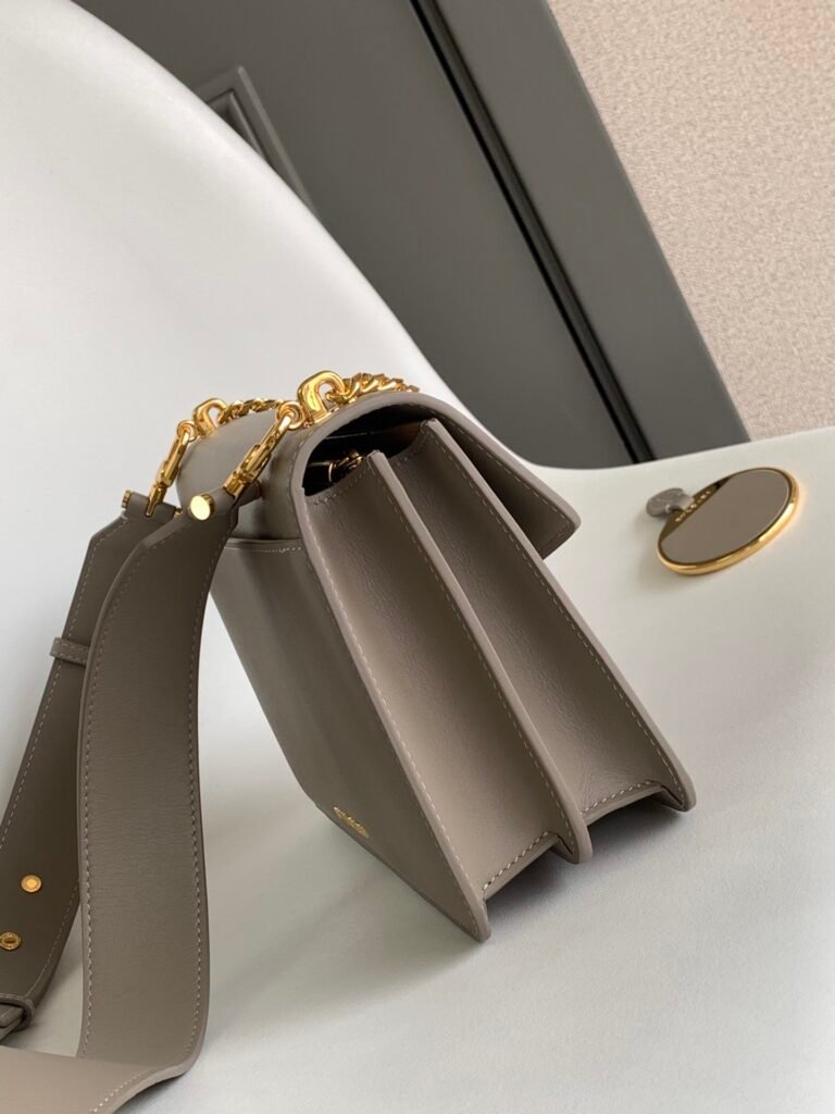 BVLGARI Serpenti Forever Shoulder Bag In Nappa Leather 25cm Snakehead Crossbody Handbag With Chunky Chain 4 Colors – Image 15 BVLGARI Serpenti Forever Shoulder Bag In Nappa Leather 25cm Snakehead Crossbody Handbag With Chunky Chain 4 Colors – Image 15