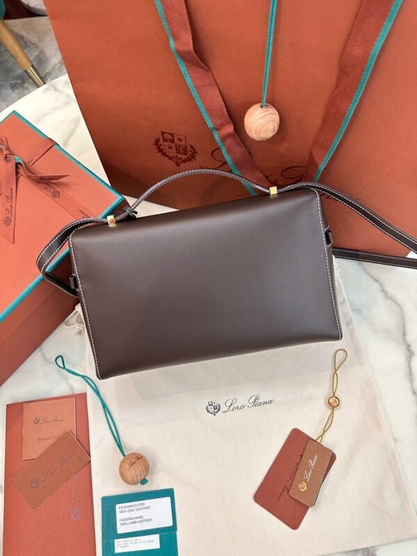 69 Loro Piana L27 Extra Bag 27 Minimalist Quiet Luxury Leather Tote Bag Structured Calfskin Crossbody Bag with Signature Padlock