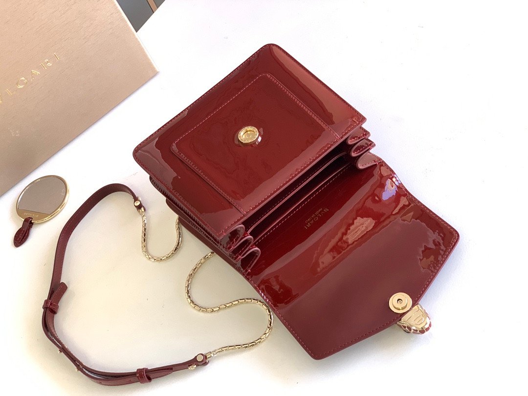 BVLGARI Serpenti Forever Glossy Calfskin Top Handle Bag 18cm Luxury Snakehead Chain Shoulder Crossbody Bag BVLGARI Serpenti Forever Glossy Calfskin Top Handle Bag 18cm Luxury Snakehead Chain Shoulder Crossbody Bag
