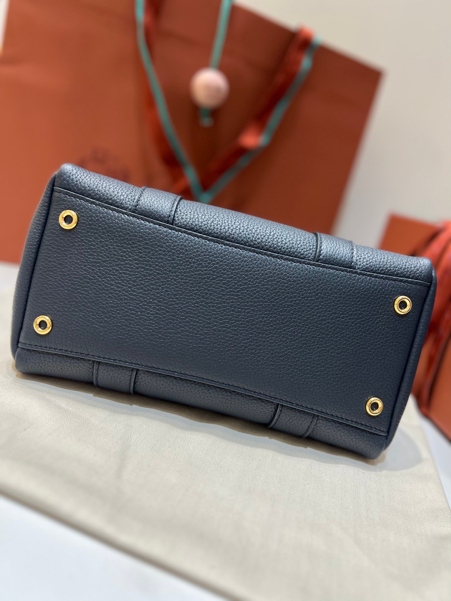 Loro Piana Loom L25 Handbag 25cm Tender Calfskin Leather Top-Handle Bag with Crossbody Strap and Iconic Padlock