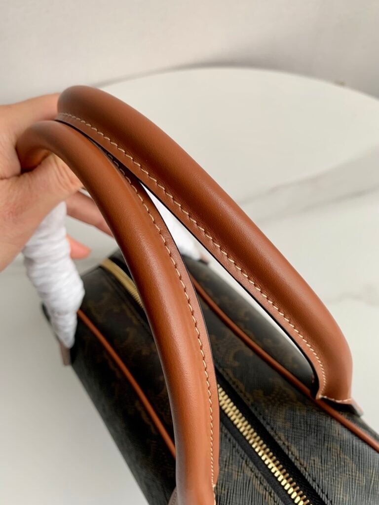 Celine TECKEL Medium Triomphe Canvas Handbag Vintage-Inspired Dachshund Bag &ndash; Image 8