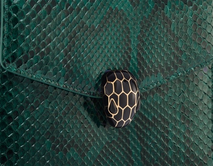 Bvlgari Serpenti Forever Python Bag Forest Emerald Green Top Handle Accordion Bag – Image 8 Bvlgari Serpenti Forever Python Bag Forest Emerald Green Top Handle Accordion Bag – Image 8