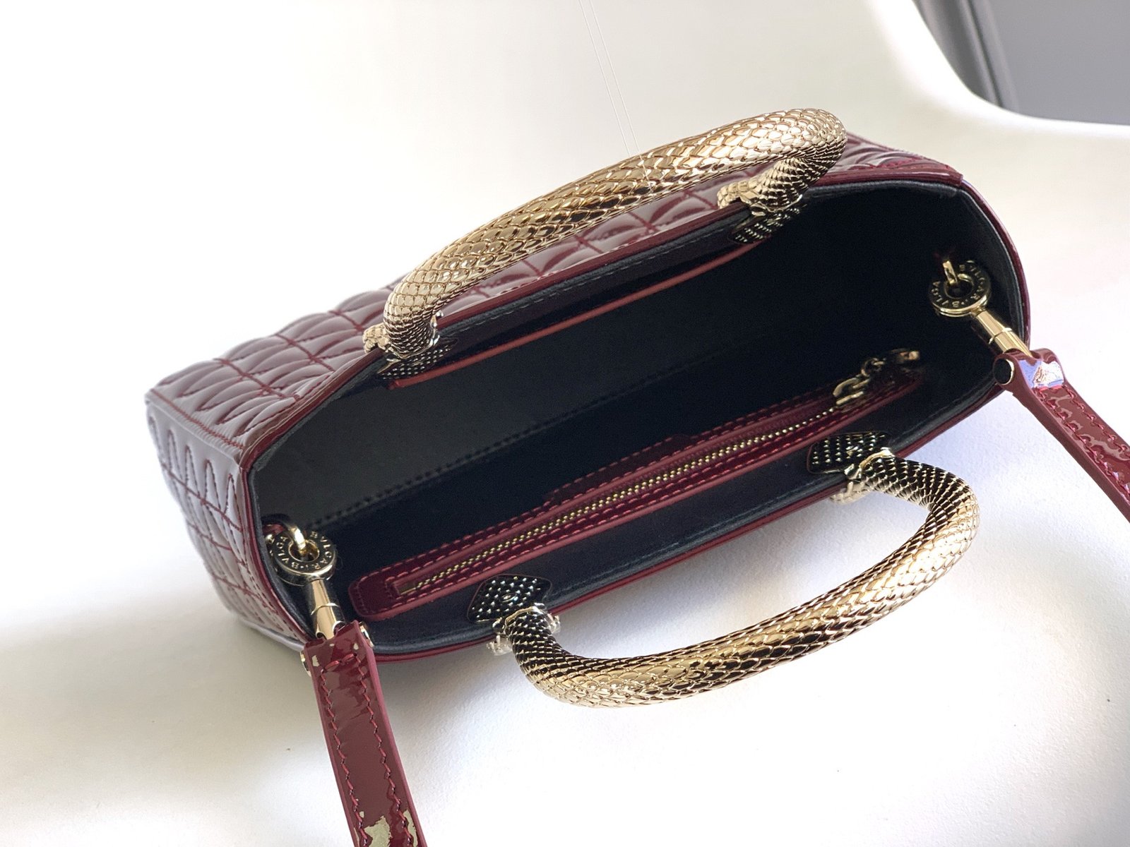 BVLGARI Serpentine Duo Tote Bag 21.5cm Designer Quilted Patent Leather Evening Bag with Snake Handles BVLGARI Serpentine Duo Tote Bag 21.5cm Designer Quilted Patent Leather Evening Bag with Snake Handles