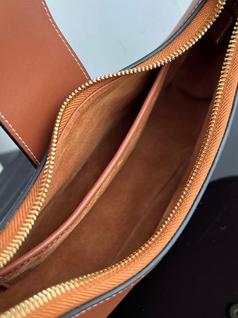 CELINE AVA TRIOMPHE Bag 23cm Tan Smooth Calfskin Classic Women’s Underarm Hobo Bag &ndash; Image 4
