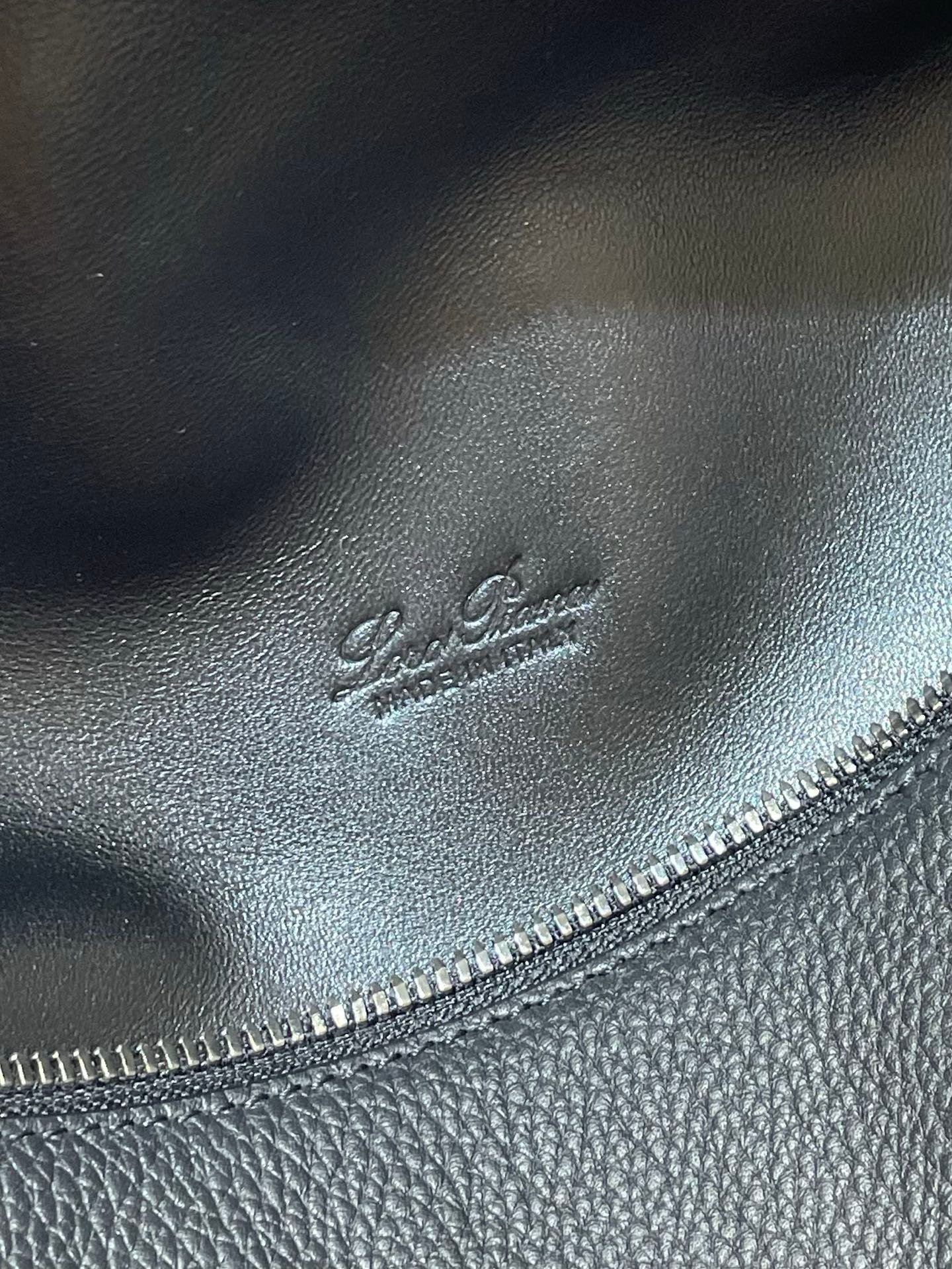 Loro Piana Extra Pouch L29 Grained Calfskin Clutch 29cm Minimalist Designer Lunch Box Bag Detachable Wristlet