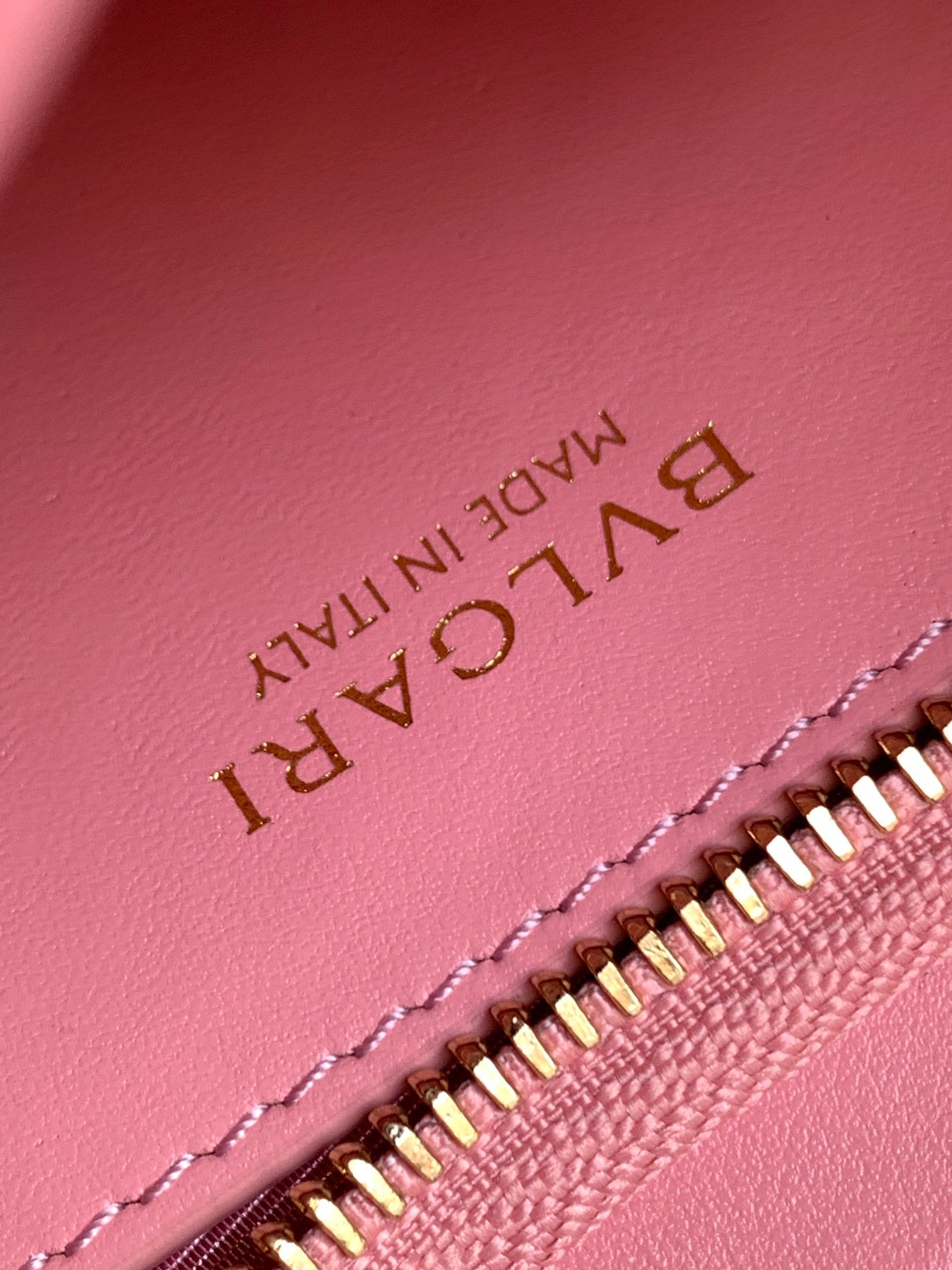 BVLGARI Serpenti Ellipse Small Crossbody Bag 20cm Calf Leather Crescent Hobo Shoulder Bag with Snakehead Closure BVLGARI Serpenti Ellipse Small Crossbody Bag 20cm Calf Leather Crescent Hobo Shoulder Bag with Snakehead Closure