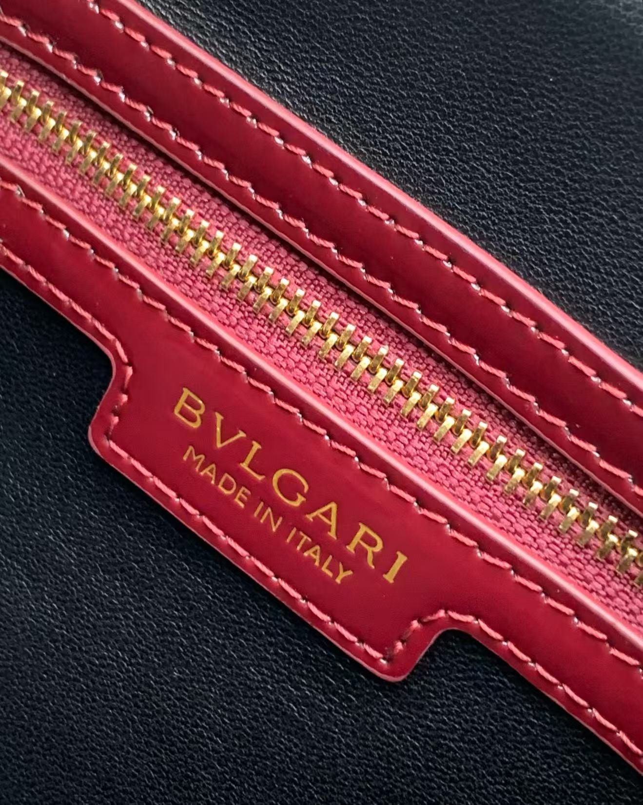 BVLGARI Serpentine Duo Tote Bag 21.5cm Designer Quilted Patent Leather Evening Bag with Snake Handles BVLGARI Serpentine Duo Tote Bag 21.5cm Designer Quilted Patent Leather Evening Bag with Snake Handles