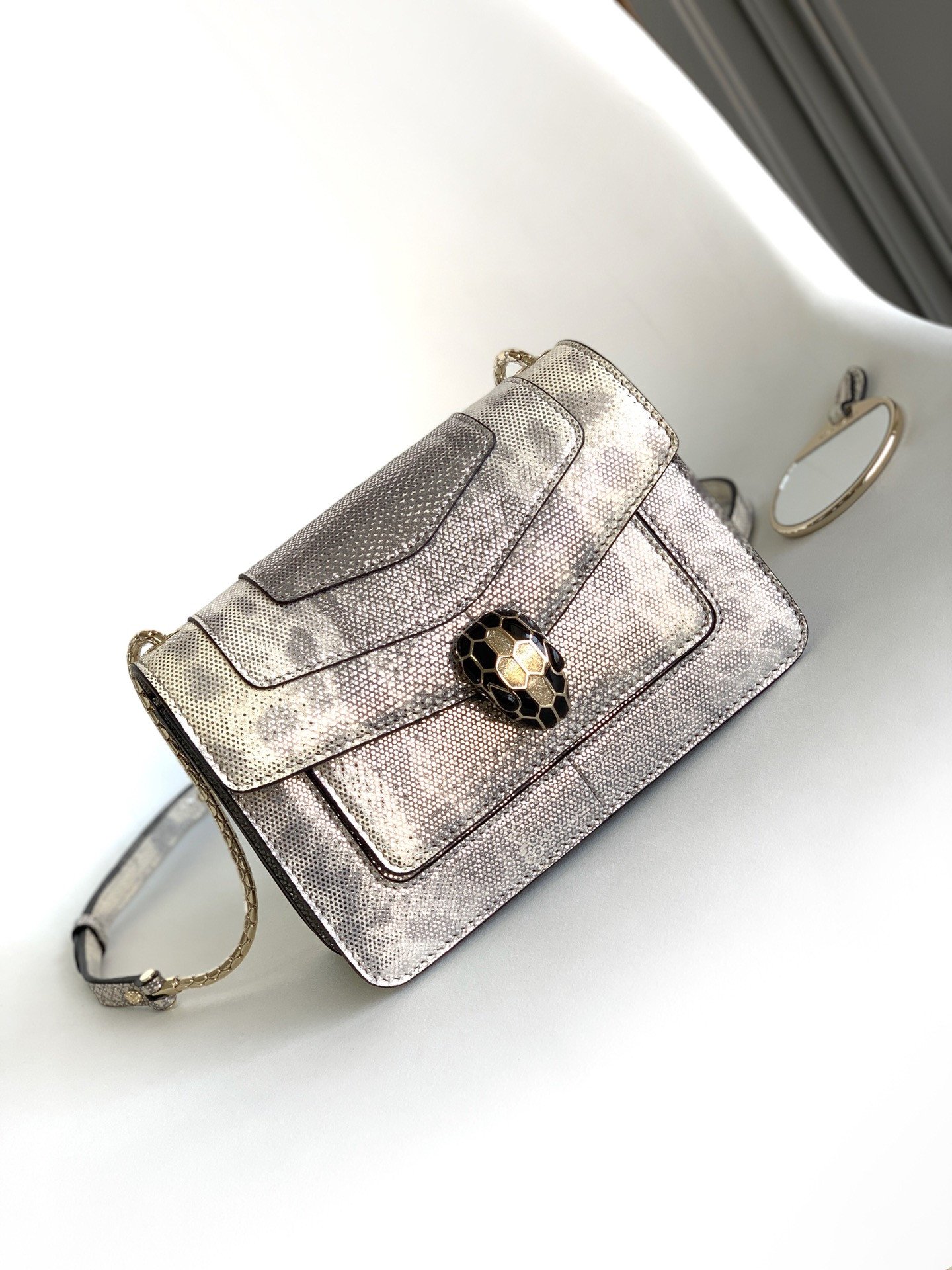 BVLGARI Serpenti Forever Luxury Shoulder Bag 19cm Metallic Karung Skin Crossbody Handbag with Iconic Snakehead Enamel Clasp BVLGARI Serpenti Forever Luxury Shoulder Bag 19cm Metallic Karung Skin Crossbody Handbag with Iconic Snakehead Enamel Clasp
