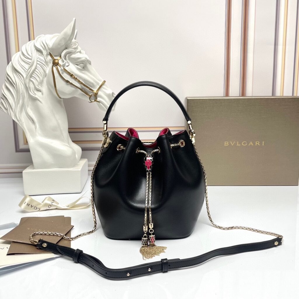 BVLGARI Serpenti Forever Luxury Bucket Bag Genuine Leather Python Skin Drawstring Shoulder Bag – Image 4 BVLGARI Serpenti Forever Luxury Bucket Bag Genuine Leather Python Skin Drawstring Shoulder Bag – Image 4