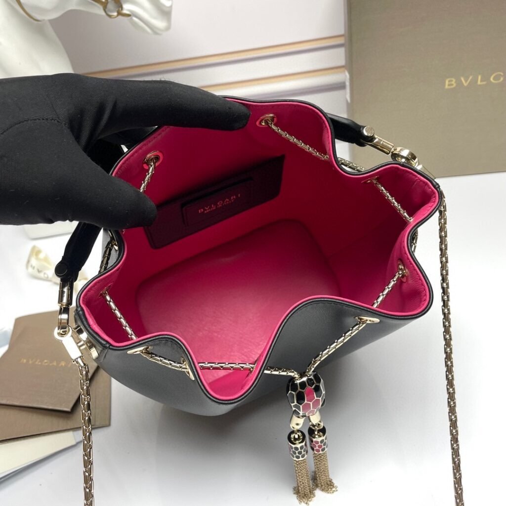BVLGARI Serpenti Forever Luxury Bucket Bag Genuine Leather Python Skin Drawstring Shoulder Bag – Image 6 BVLGARI Serpenti Forever Luxury Bucket Bag Genuine Leather Python Skin Drawstring Shoulder Bag – Image 6