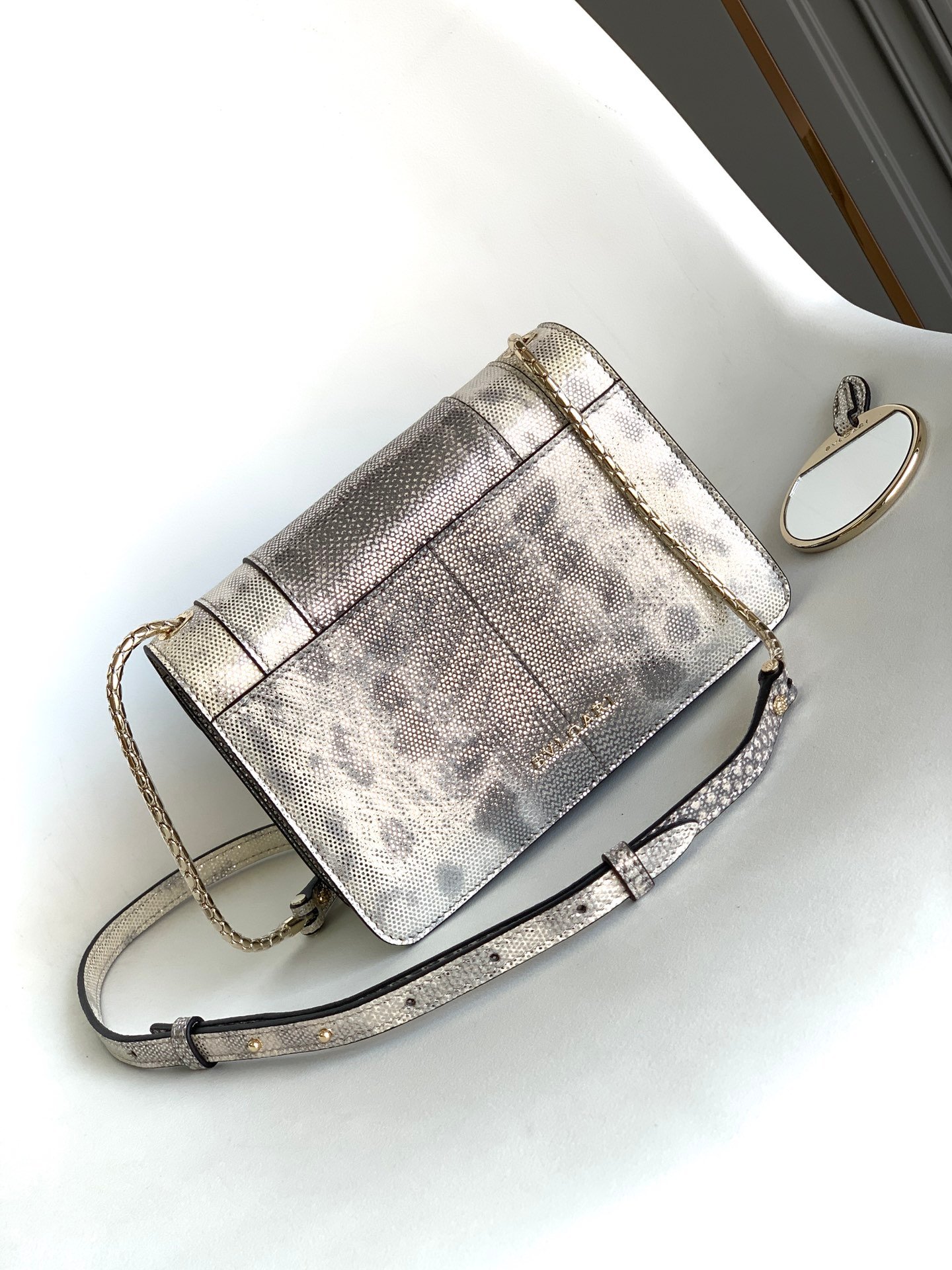 BVLGARI Serpenti Forever Luxury Shoulder Bag 19cm Metallic Karung Skin Crossbody Handbag with Iconic Snakehead Enamel Clasp BVLGARI Serpenti Forever Luxury Shoulder Bag 19cm Metallic Karung Skin Crossbody Handbag with Iconic Snakehead Enamel Clasp