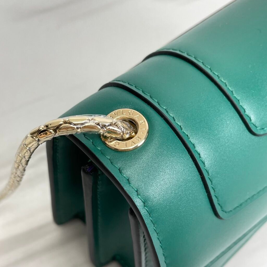 BVLGARI Serpenti Forever Crossbody Bag 19cm Daisy Topaz Calfskin Leather Shoulder Bag Classic Snakehead Buckle – Image 13 BVLGARI Serpenti Forever Crossbody Bag 19cm Daisy Topaz Calfskin Leather Shoulder Bag Classic Snakehead Buckle – Image 13